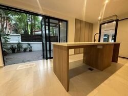 Sixth Avenue (D10), Terrace #549973961